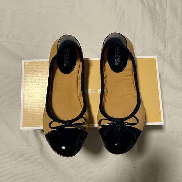 Michael Kors City Ballet - Toffee Flats - Picture 1 of 4